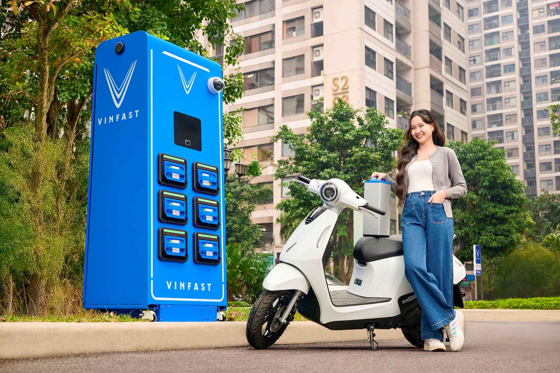 VinFast Feliz II – xe điện dáng đẹp cao ráo, 2 pin tháo rời, cốp 34 lít