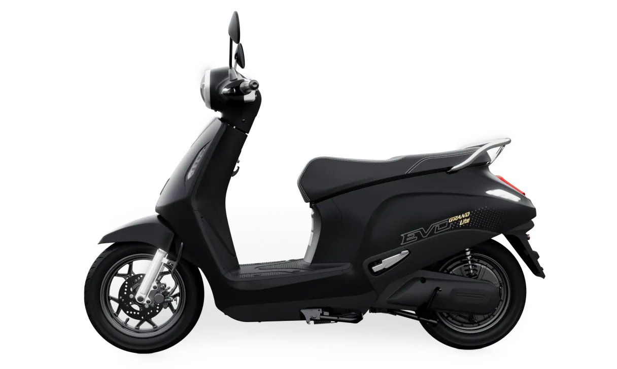 Xe máy điện màu đen Evo Grand Lite