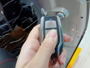 Hệ thống Smartkey bị lỗi do pin remote yếu hoặc SCU trục trặc có thể khiến xe không lên điện