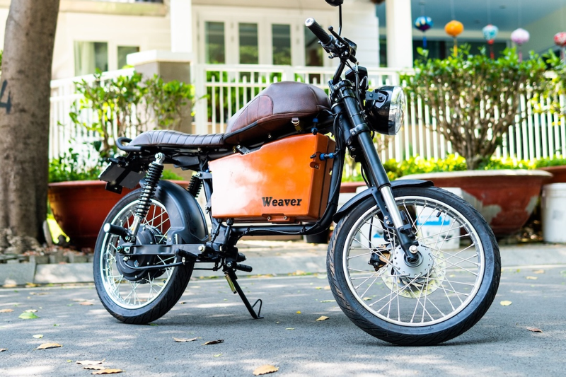 Dat Bike Weaver++ sở hữu phong cách tracker cá tính