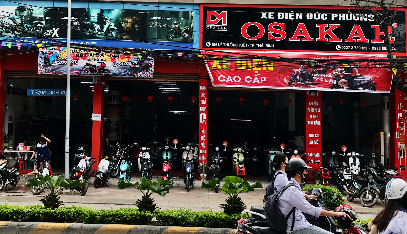 Cửa hàng xe điện Đức Phương.