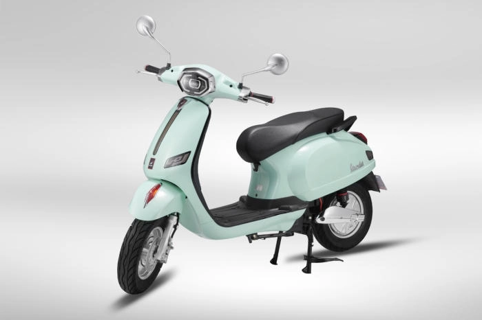 Nijia Vespa Verda dáng Vespa đèn vuông, giá 18,5 triệu