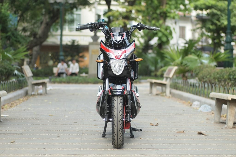 OSAKAR One 1 Xmen ghi điểm nhờ thiết kế cá tính, quãng đường vận hành xa và động cơ bền bỉ trong tầm giá phổ thông. 