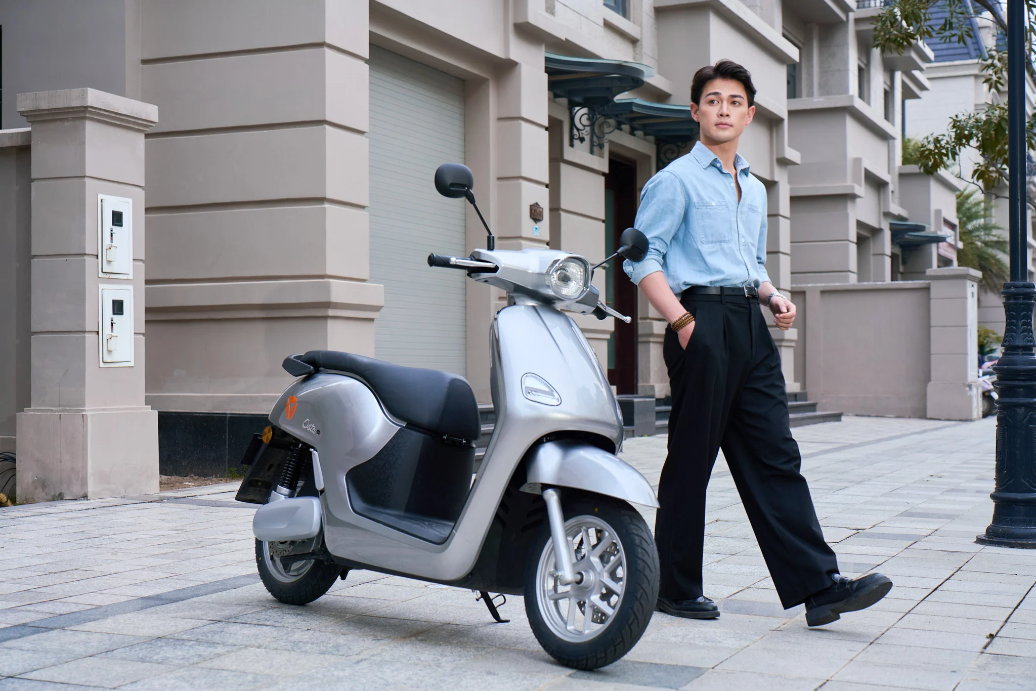 Xe điện cho người lớn Yadea Osta H+ có màn hình chỉ đường