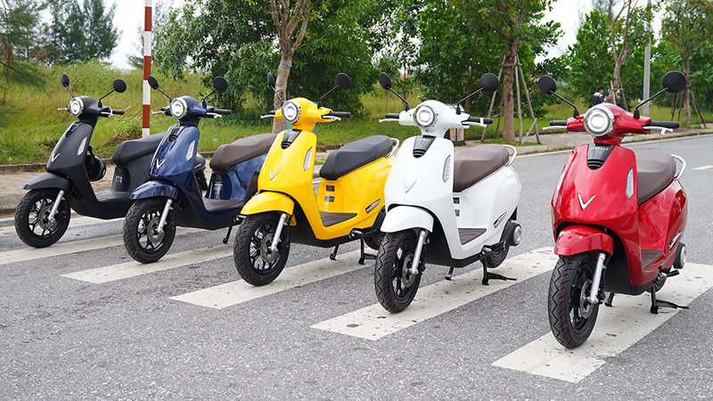 VinFast Evo200 Lite là xe máy điện cho học sinh cấp 3 nam với quãng đường tới 205 km 