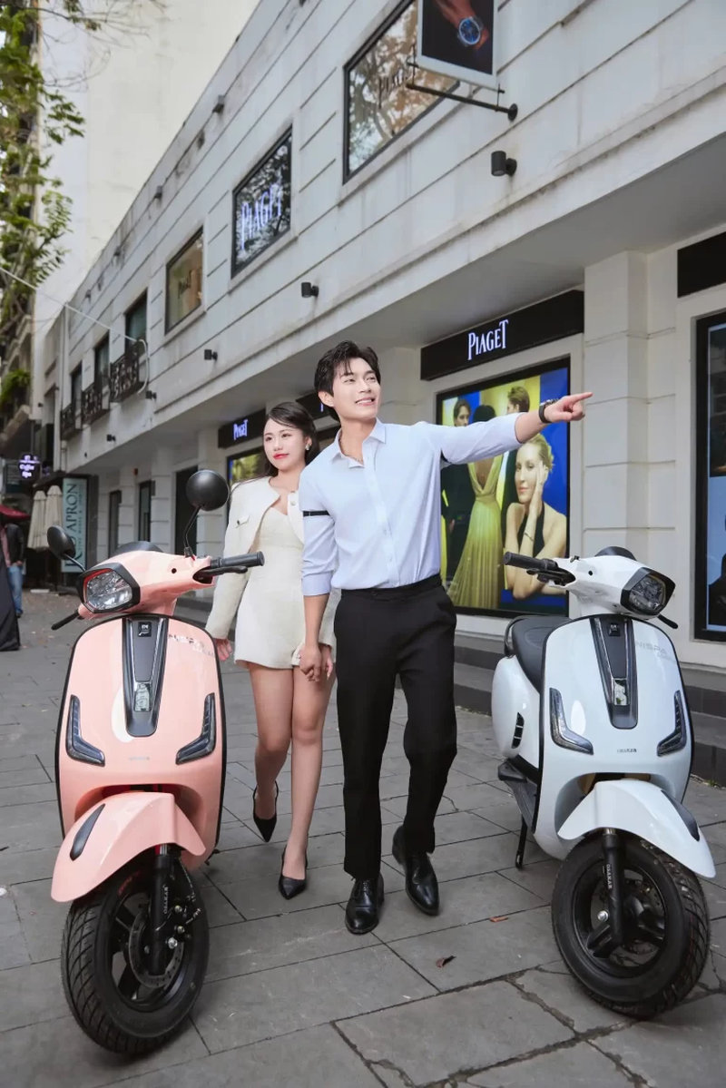OSAKAR Nispa Lumia là xe điện cho học sinh cấp 3 nữ với dáng Vespa thanh lịch, nữ tính