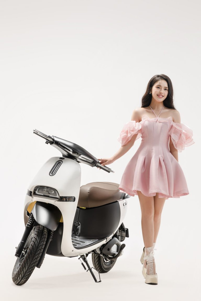 OSAKAR Gogo Fiona là xe điện cho học sinh cấp 3 nữ với dáng scooter châu Âu bo tròn 