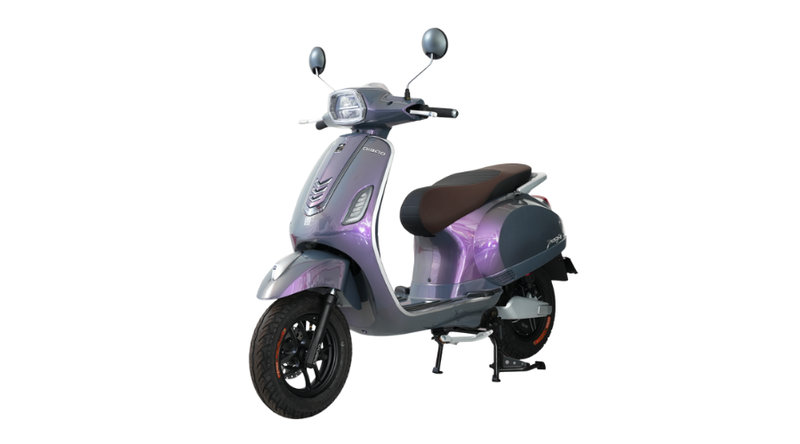 Dáng xe thanh lịch cùng quãng đường 90–95 km giúp Espero Diamond Plus trở thành xe máy điện đẹp cho nữ yêu thích phong cách cổ điển, sang trọng. 