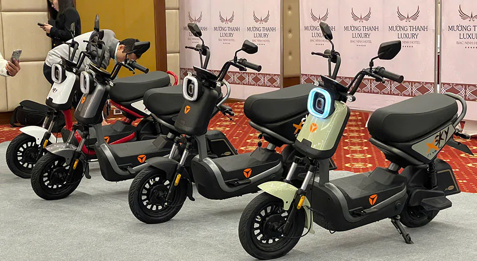 Xe điện cho học sinh nam Yadea X-Sky nhẹ 73 kg, giá 11,99 triệu